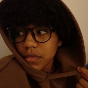 Meet your Posher, Ev